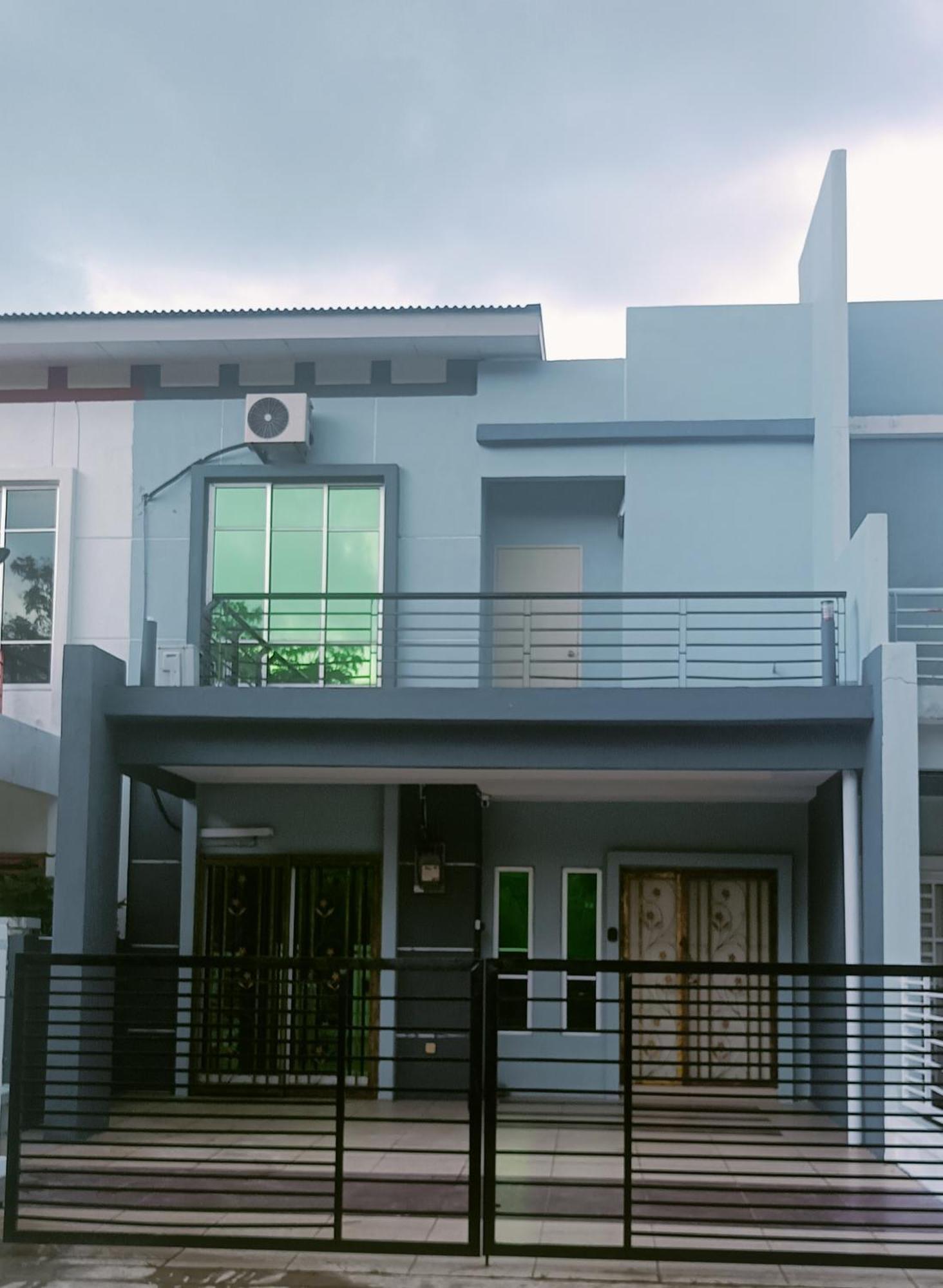 4 Bedrooms Homestay, Fully Aircond In Sendayan By D'Kay Homes I 10-15 Pax Seremban Exteriér fotografie